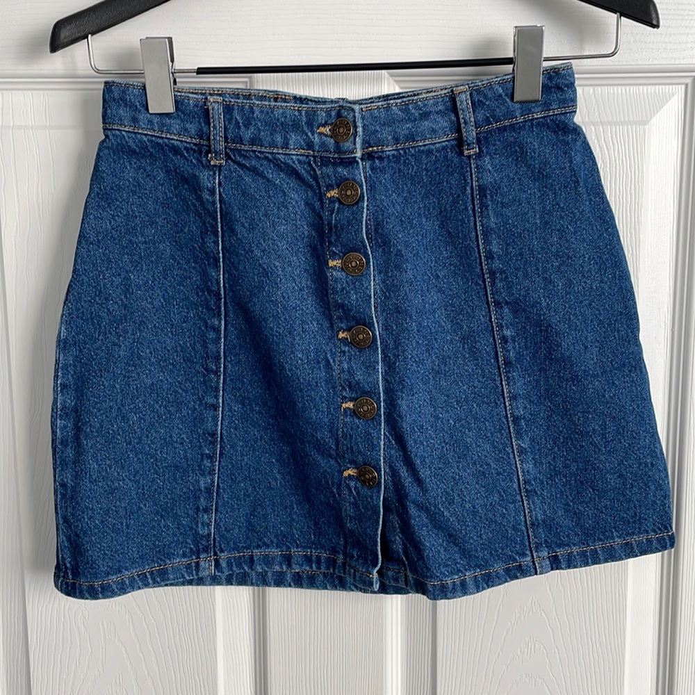 Button Up Front Mini Mid-Thigh Length Blue Denim Skirt with Back Pockets